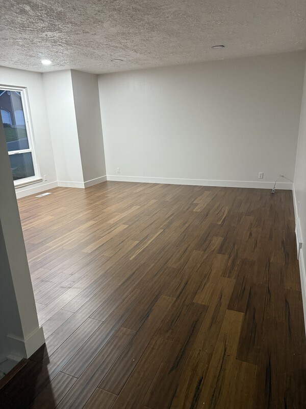 Foto del edificio - 66 Jennings Ln