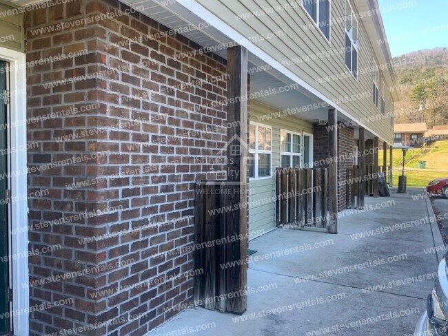 Foto del edificio - 1207 Holly Ave