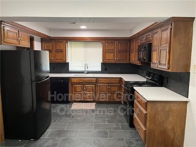 Building Photo - 12725 Silver Ln