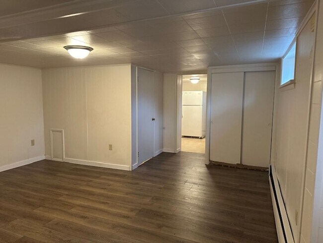 Foto del edificio - Lower Level 1 Bedroom 1 Bathroom Apartment...