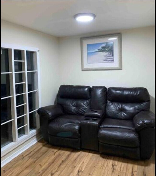 Foto del edificio - 7 Odess Ln