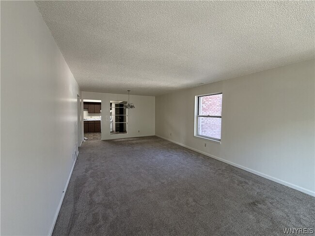 Foto del edificio - 4547 Chestnut Ridge Rd