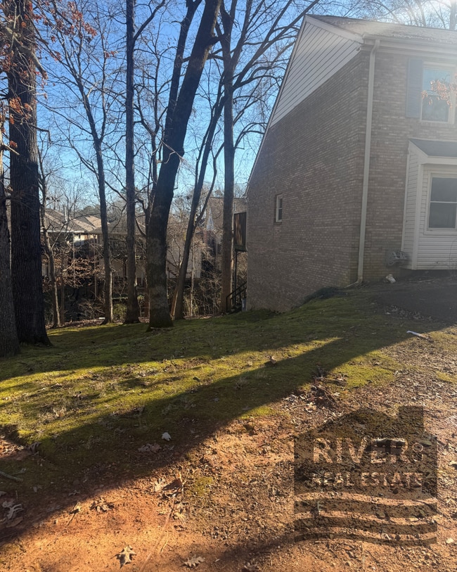 Foto del edificio - 212 Woodcastle Dr