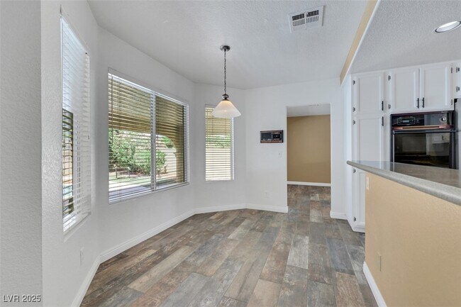 Foto del edificio - 815 Stillwater Ln