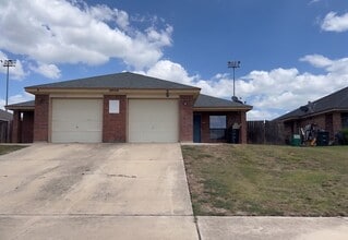 Building Photo - 3604 Dustin Ct