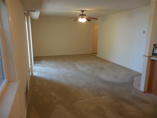 Foto del edificio - 1024 Chesapeake Dr