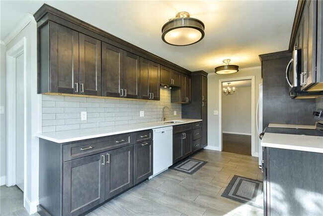 Building Photo - 1001 Greenwich Ave