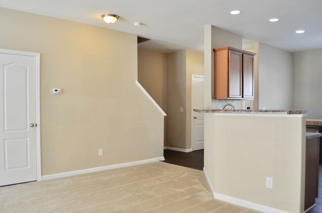 Foto del edificio - Spacious 3 Bedroom | 2.5 Bath Morrisville ...