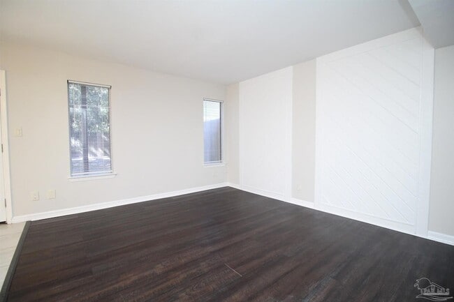 Foto del edificio - 7225 Dogwood Terrace Dr