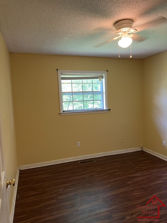 Foto del edificio - 4705 Metro Park Ln