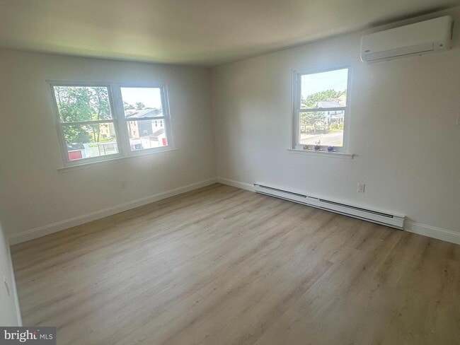 Building Photo - 610 Meadowbrook Ave