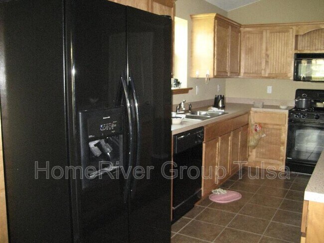 Foto del edificio - 9033 N 157th E Ave