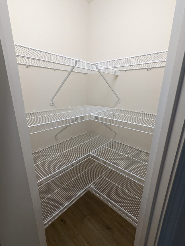 Foto del edificio - 2033 Eisley Ln