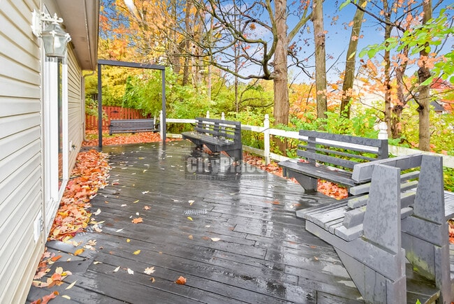 Foto del edificio - 5231 Pin Oak Dr