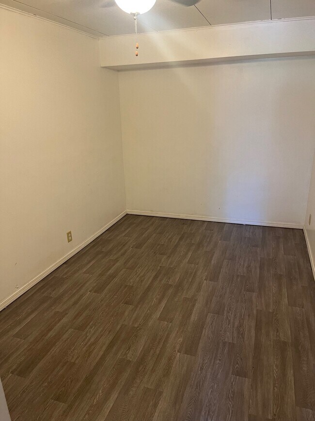 Foto del edificio - 103 N Don Ryan St