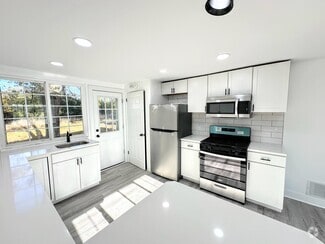 Building Photo - 1607 Girard Ave