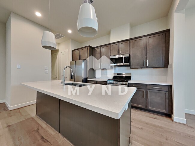 Building Photo - 10470 Executive Lake Dr