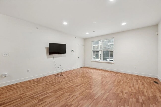 Photo - 1501 Master St Apartment