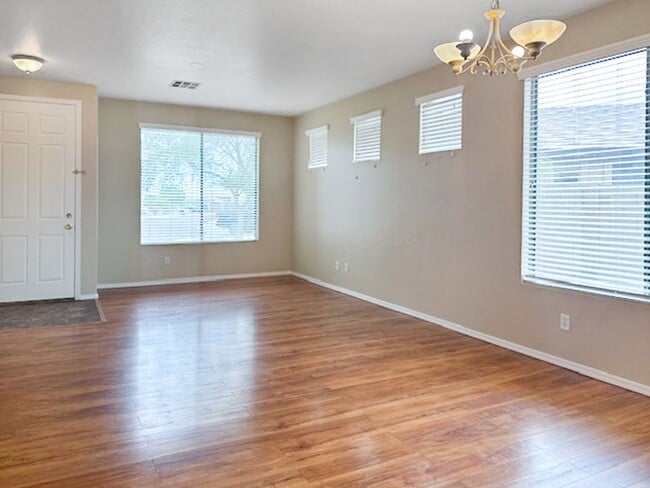 Building Photo - Enjoy the Incredible Estrella Mountain Ranch amenities!