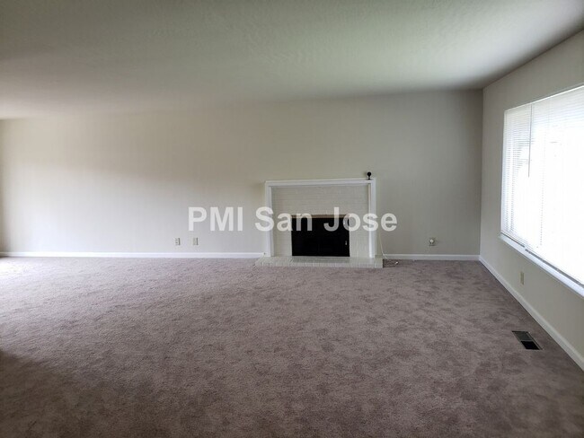 Building Photo - Almaden Valley