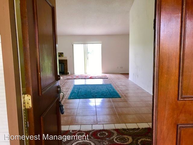 Foto del edificio - 512 White River Dr