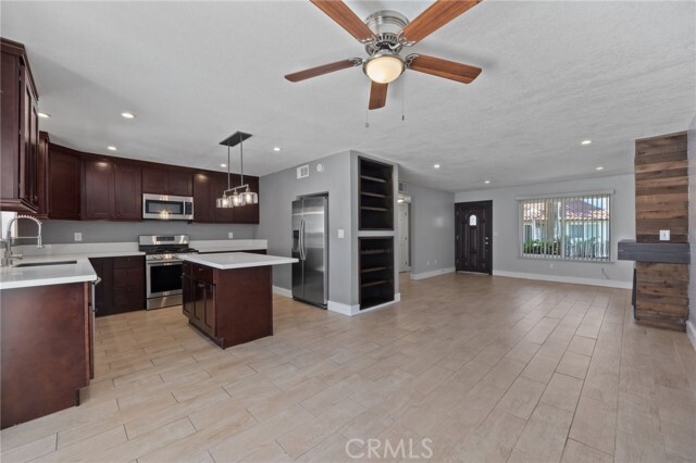 Building Photo - 1442 Via Balboa