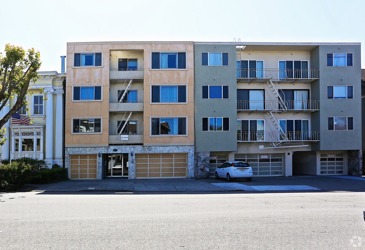 Building Photo - 125 Palm Ave
