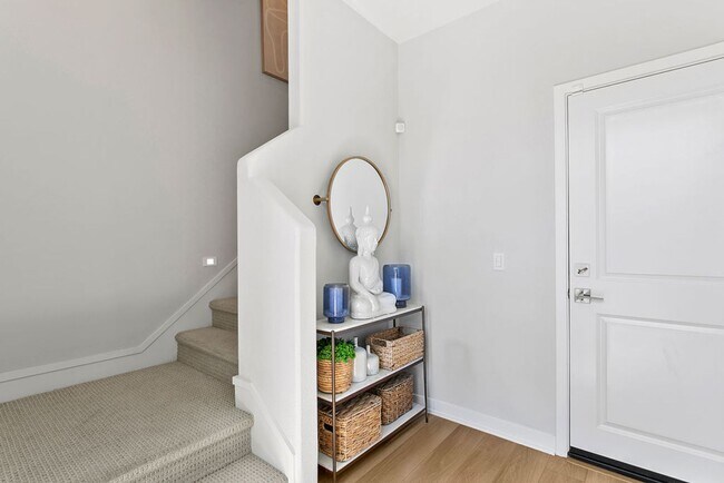 Building Photo - Beautiful Model Home Available Furnished o...