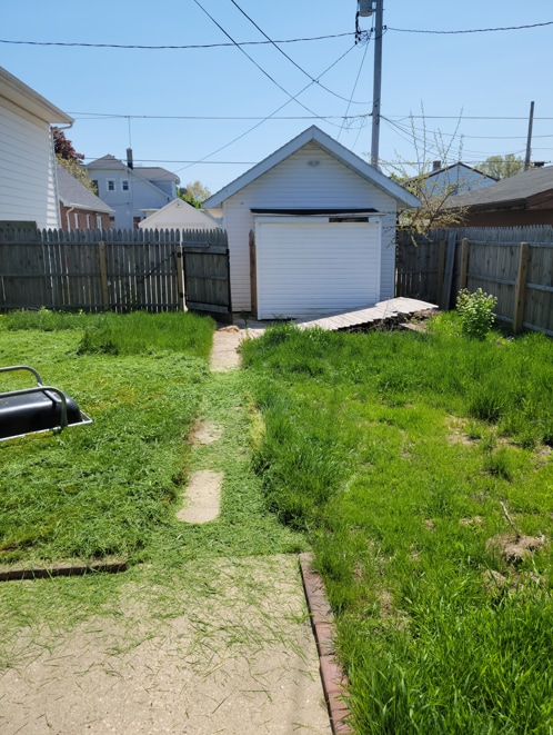 Back Yard - 1007 Swift Ave