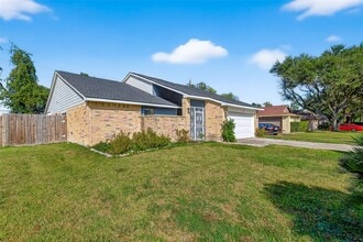 Building Photo - 5530 Oak Falls Dr