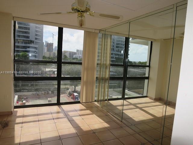 Foto del edificio - 600 NE 36th St