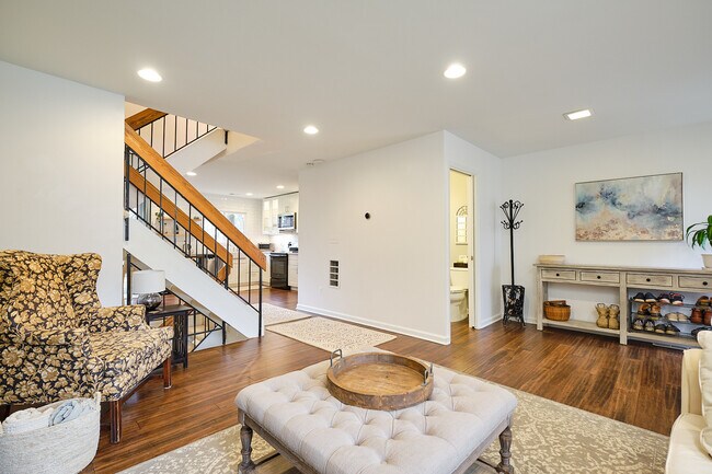 Building Photo - 2214 Cartwright Pl