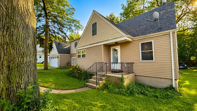 Building Photo - 34734 N Long Ave