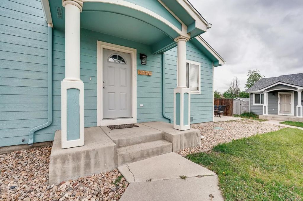 Front Door - 5429 Elm Ct
