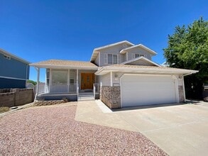Building Photo - 2215 Chandler Dr