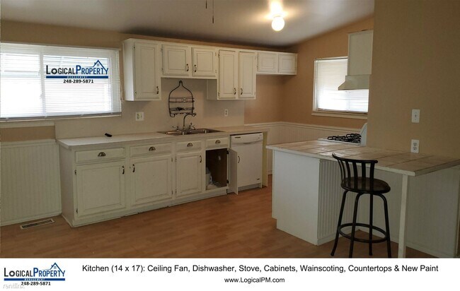 Building Photo - 3 br, 1.5 bath House - 31824 Filmore St