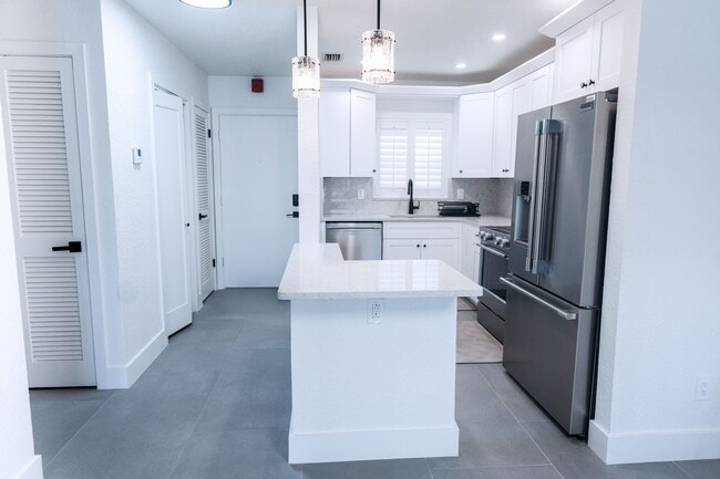 Photo - 3605 NE 32nd Ave (Fort Lauderdale, FL) Apartment