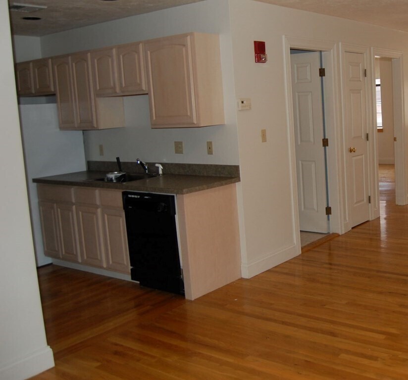 Primary Photo - 189 North St