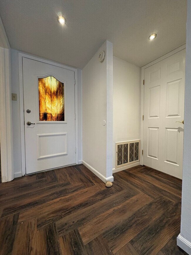 Foto del edificio - 4800 N Stanton St