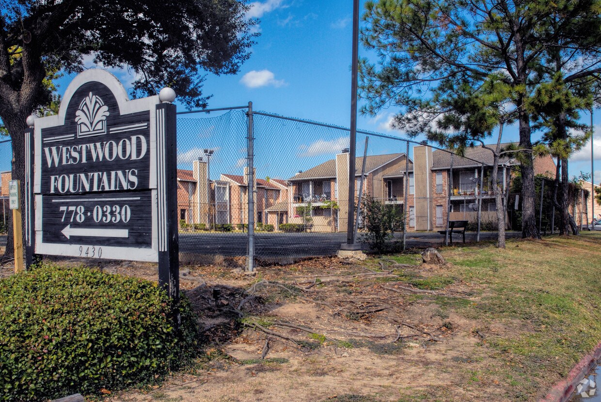 Westwood Fountains Apartments Houston, TX