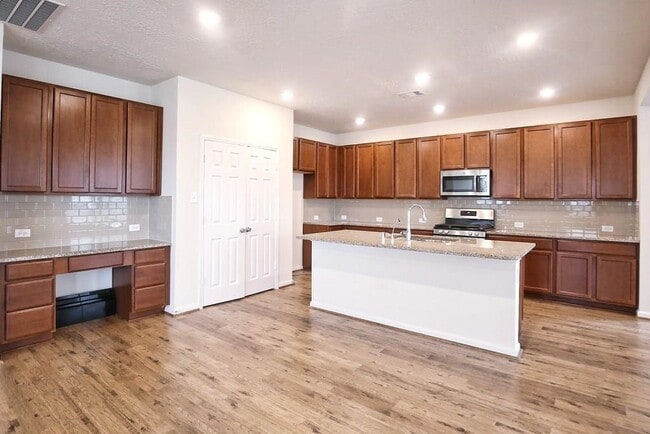 Foto del edificio - 1443 Wheatley Hill Ln