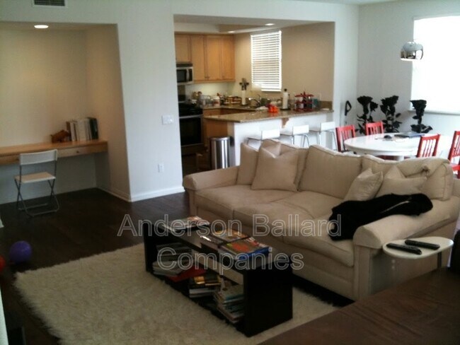 Foto del edificio - 8620 Belford Ave