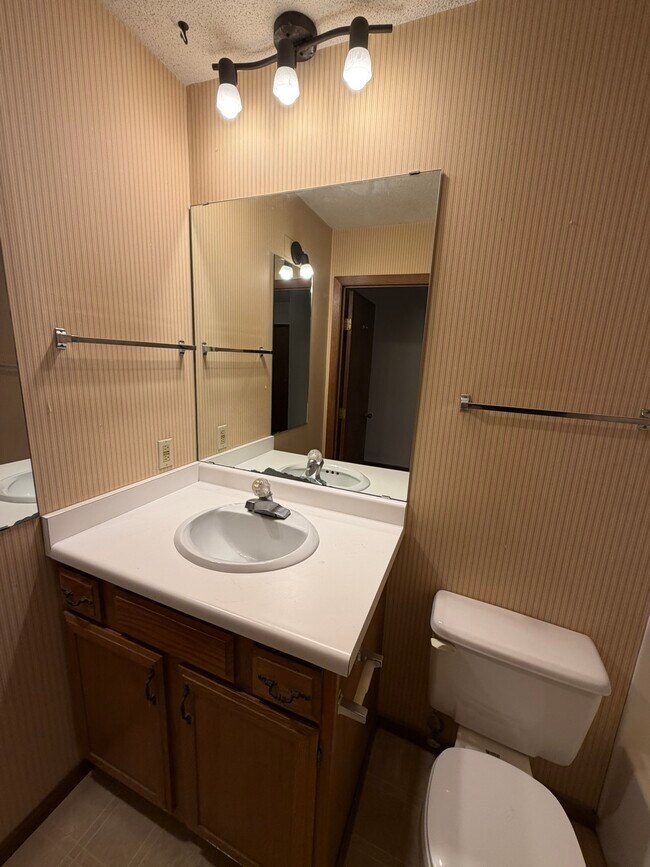 Baño de la unidad 17 - 442 Belgrade Ave