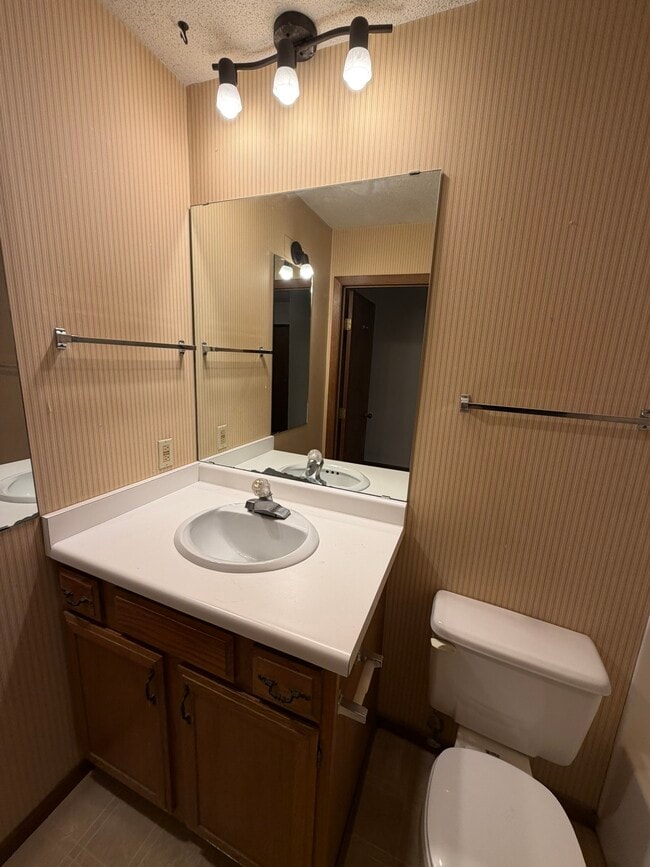 Unit 17 Bathroom - 442 Belgrade Ave