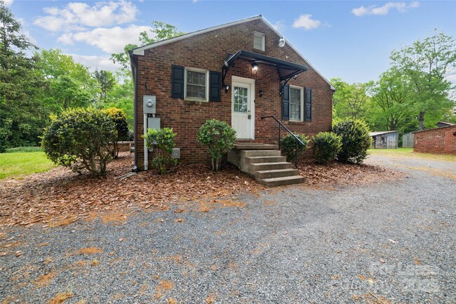 Building Photo - 3900 NC-200