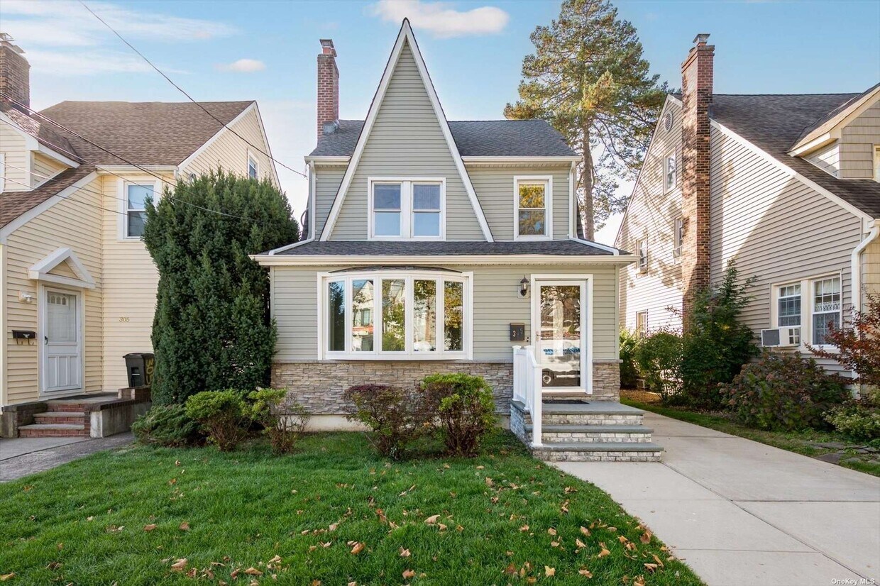 309 Marcellus Rd, Mineola, NY 11501 House Rental in Mineola, NY