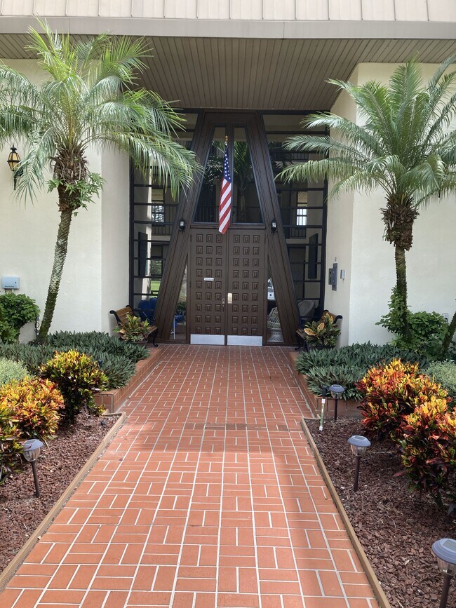 Foto del edificio - 1800 SE Saint Lucie Blvd