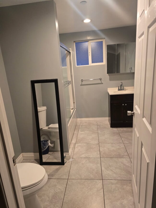 Foto del edificio - 13349 Mercer St