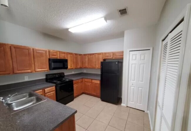 Building Photo - 3671 Kirkpatrick Cir