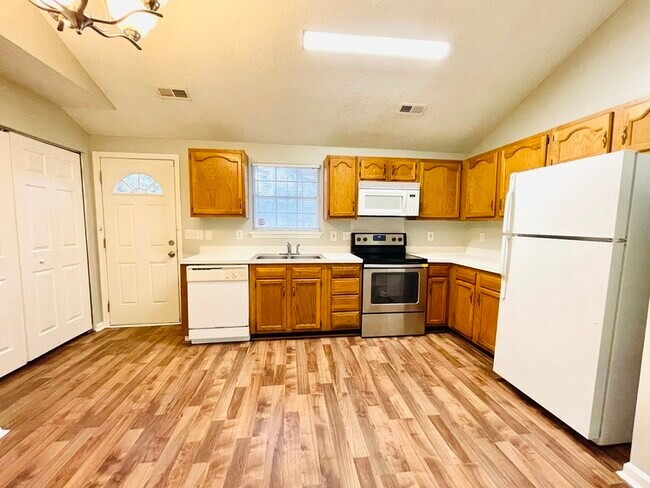 Foto del edificio - 1228 Woodland Dr